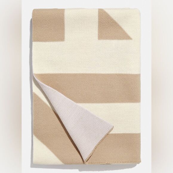 Baublebar Personalized Evelyn‎ Criss Cross Throw Beige/Cream NWT IN PACKAGING - Picture 1 of 6